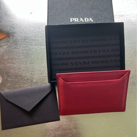 Prada card holder. Comes with authentication card from Prada - Picture 2 of 5